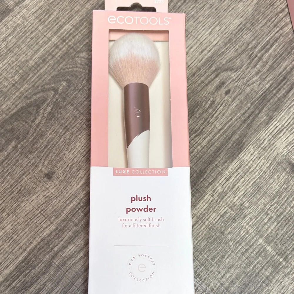 🌹5 for $25🌹EcoTools Plush Powder Brush